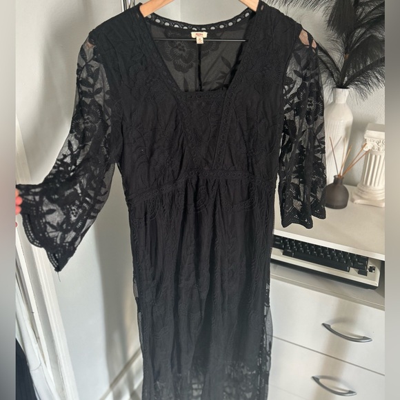 Reba Dresses & Skirts - Reba Black Lace Long Sleeve Dress